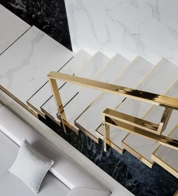 Calacatta White Marble Staircases With Gold SS304 Handrail Calacatta White Marble Staircases With Gold SS304 Handrail