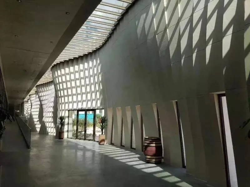 Limestone feature wall LV Frence Limestone feature wall LV Frence