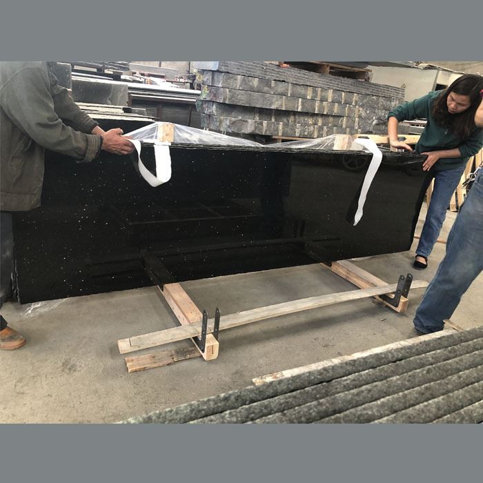 Quality control black granite slabs Quality control black granite slabs