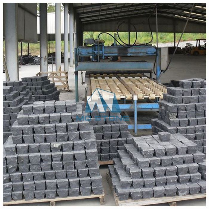 Black Granite Driveway Cobbles