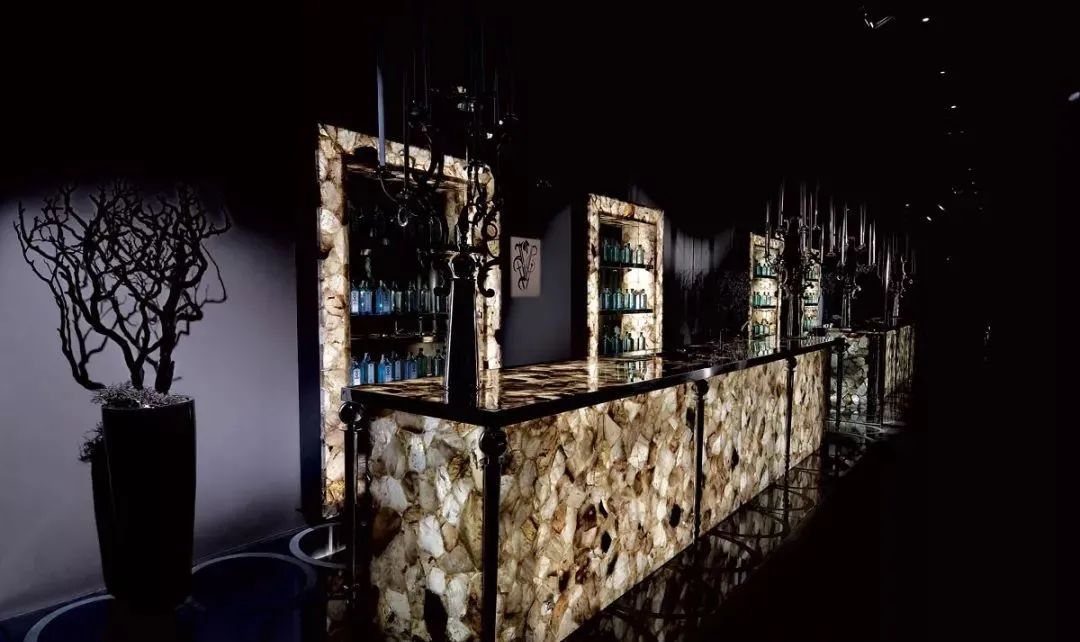 Smokey Grey Quartz Backlit Bartops.jpg Smokey Grey Quartz Backlit Bartops.jpg