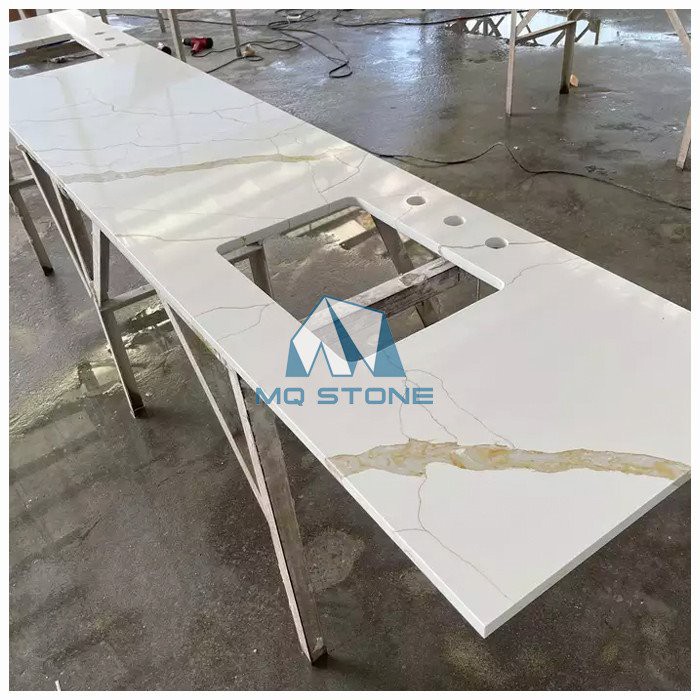 Calacatta Gold Quartz Countertop Slabs