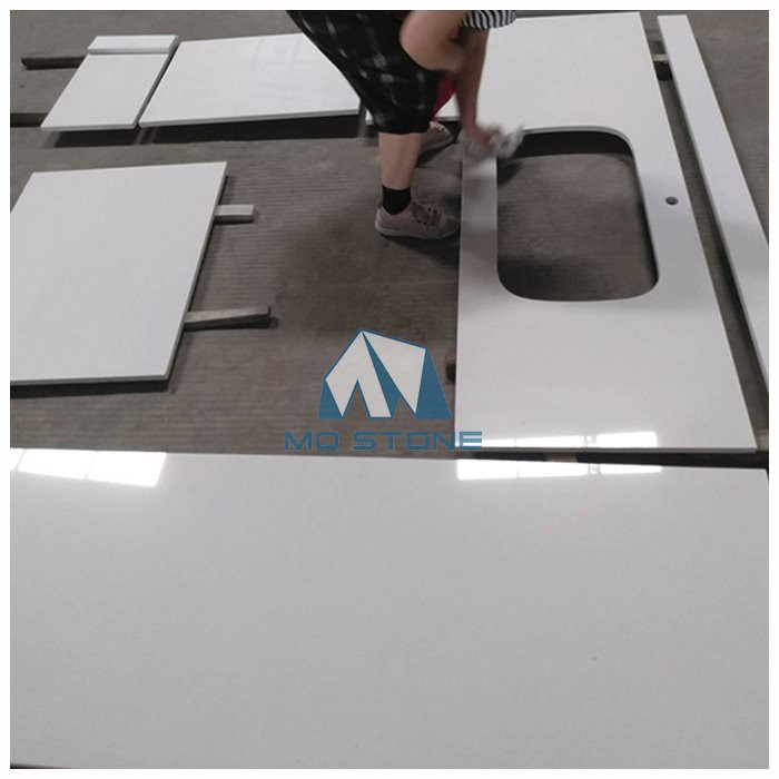 White Quartz Kitchen Wortops