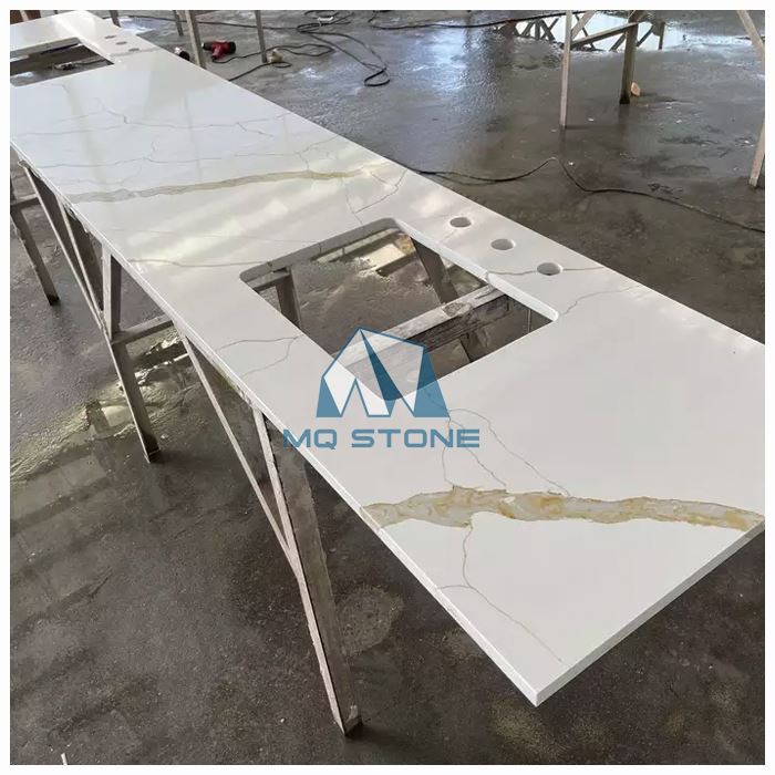 Calacatta Gold Quartz Worktop